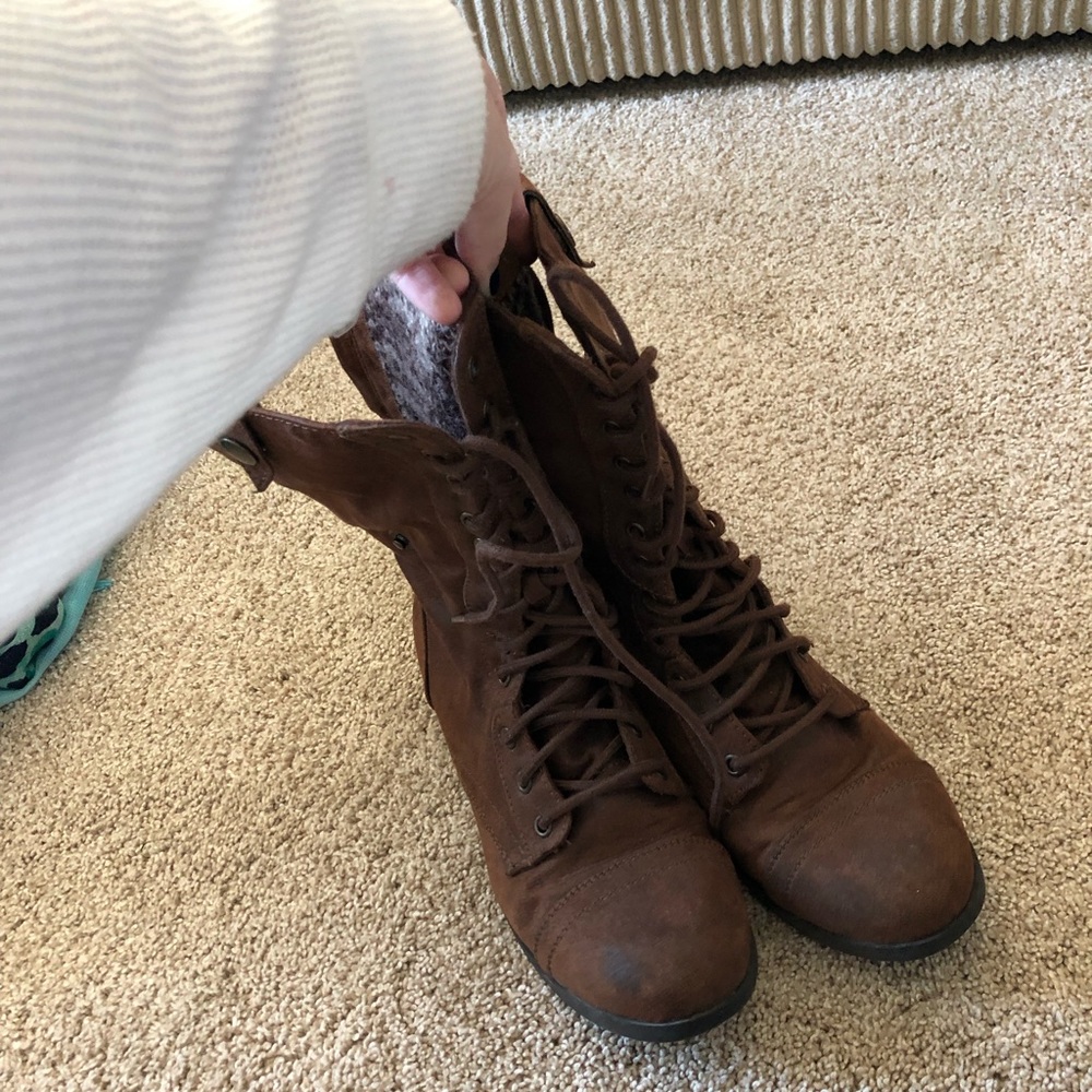 Combat boots